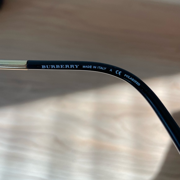🖤 Authentic Polarized Burberry Sunglasses in pre-loved excellent condition. - Picture 5 of 7